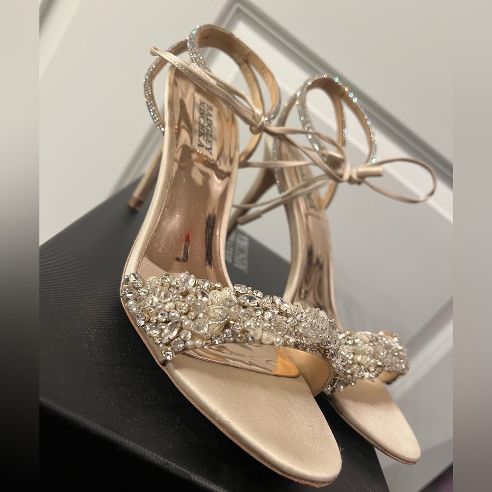 Badgley Mischka Kaycee Crystal Adorned Heel, Ivory Satin, Size 8. Worn once